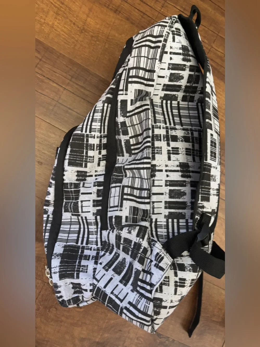 lugBLU Wireless Bluetooth Speaker Backpack gray black design NEW NWT